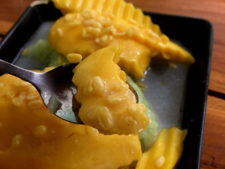 Mango Sticky Rice Dessert Chiang Mai Thailand 4.jpg