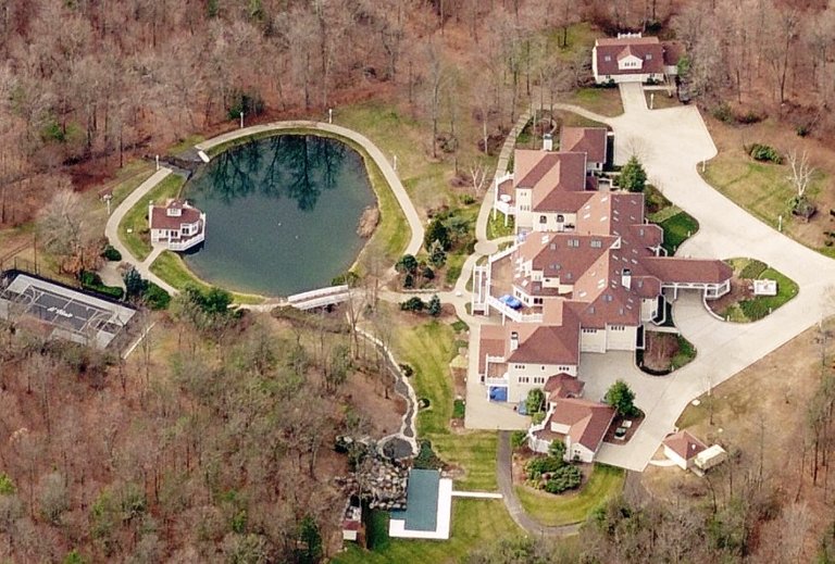 50 Cent- Connecticut Mansion.jpg