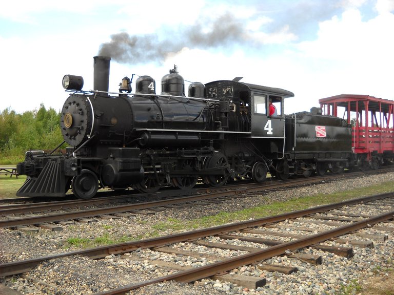 Laona steam train 004.jpg