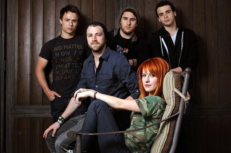 paramore-portrait-2009-billboard-1548 (1).jpg