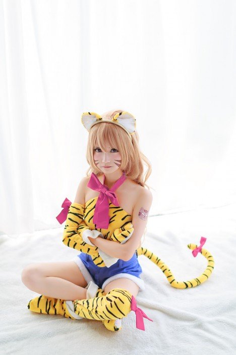 Feral-TaigaAisaka-Cosplay-5-468x702.jpg