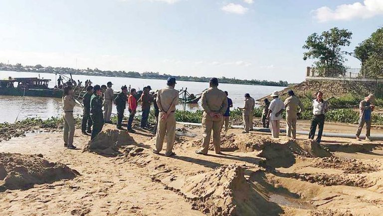 8_officials-inspect-and-shutdown-illegal-sand-dredging-activities-in-prey-vengs-peamro-district-yesterday_supplied.jpg