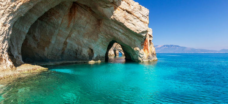 https://destinationguides.thomascook.com/destinationguides-media/blue-grotto-2.jpg