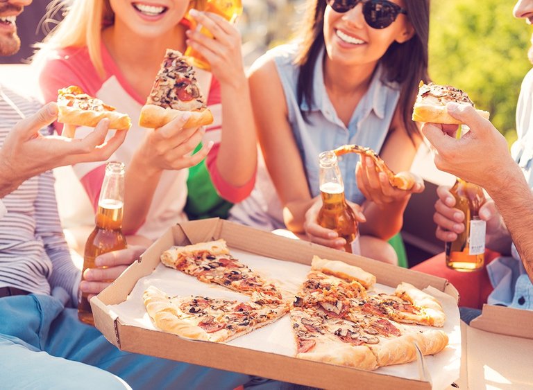 friends-eating-pizza.jpg