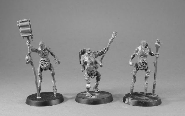 Nurgle plague bearer mutants made from empire flagellants and vampire counts zombies.JPG