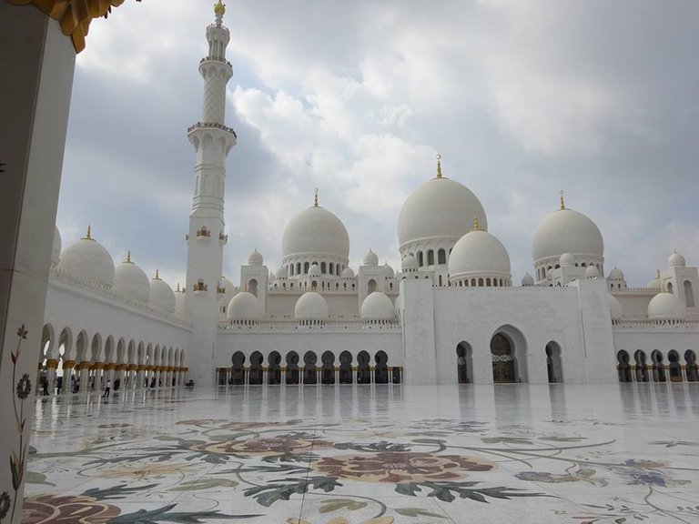 SHAIKH ZAYED MOSQUE 2.jpg