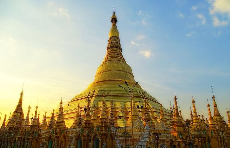 Shwedagon Pagoda.jpg