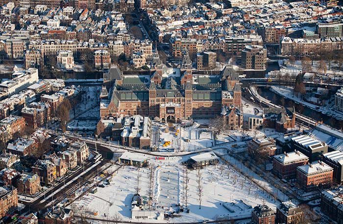 Snow-in-Amsterdam.-Image-by-Cris-Toala-Olivares.jpg