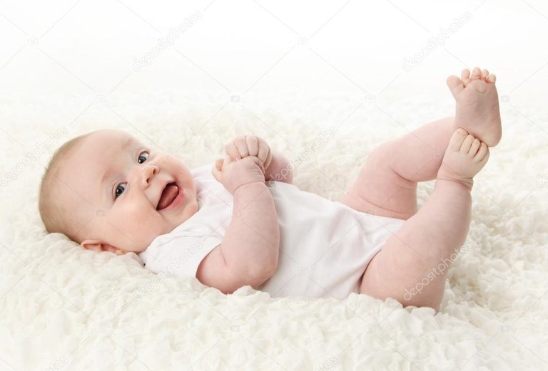 depositphotos_4596394-stock-photo-baby-lying-on-back-smiling.jpg