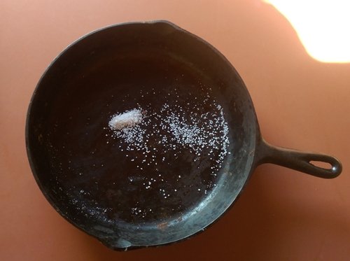 clean cast iron with salt 2.jpg