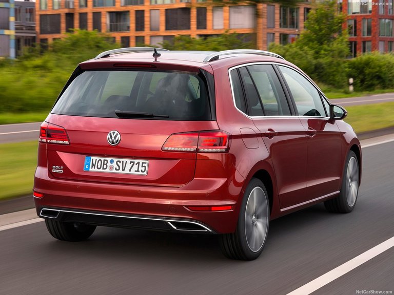 Volkswagen-Golf_Sportsvan-2018-1280-0a.jpg