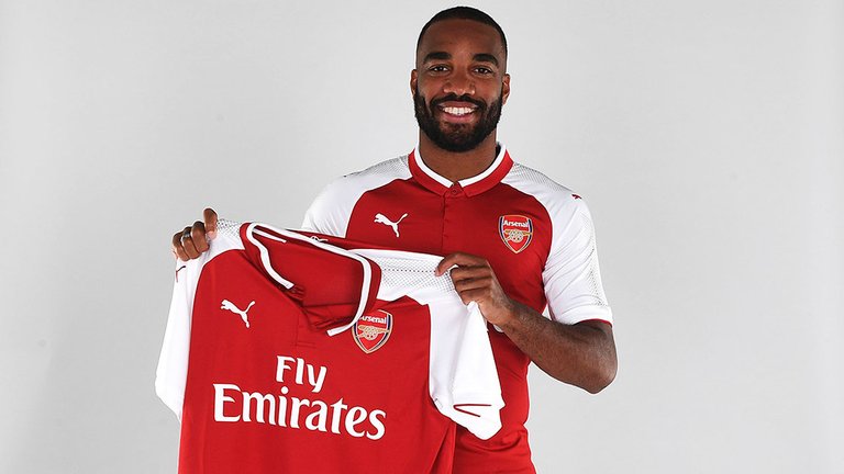 lacazette.jpg