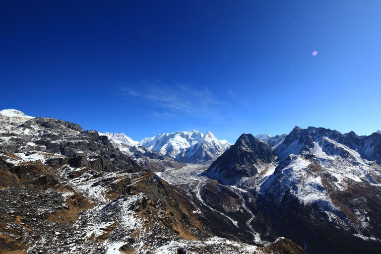 IMG_4906 Kanchanjunga and Kabru range as seen from the pass.JPG