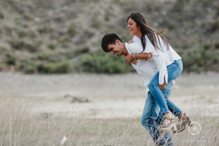 sesion-fotos-novios-montana-mendoza-fotos-naturales-eventos-fotografia-servicio-profesional-casamiento-boda-video-01.jpg