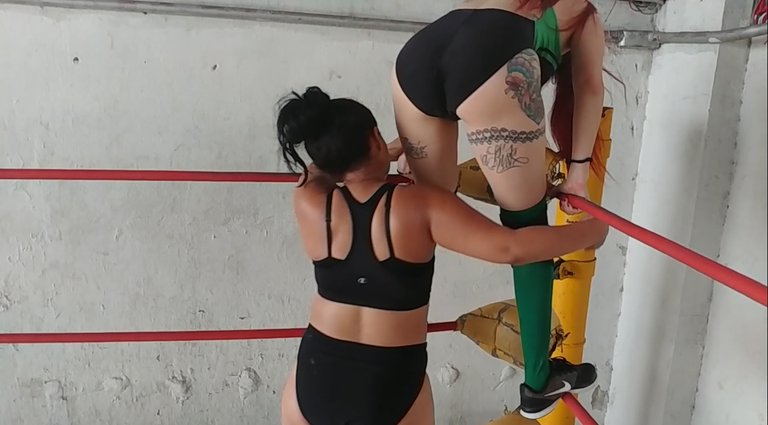 WOMEN IN TATTOOS WRESTLING    SIRENA VS EVE   FULL HD 60 FPS.jpg