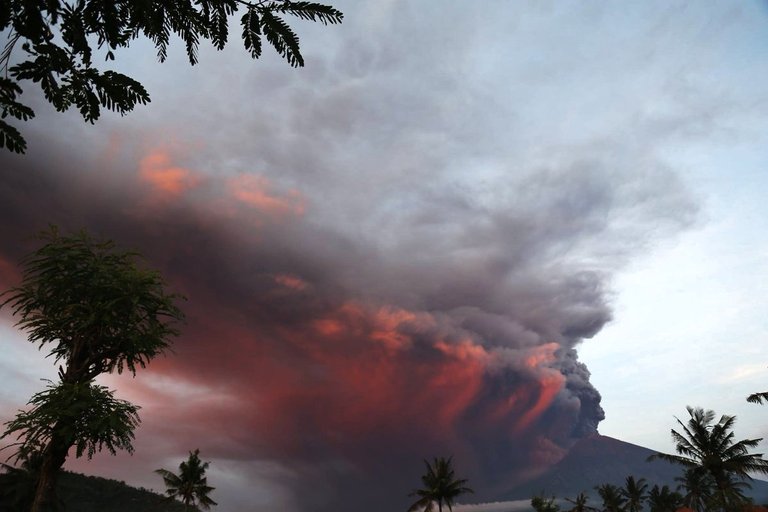 agung-volcano-eruption-1.jpg