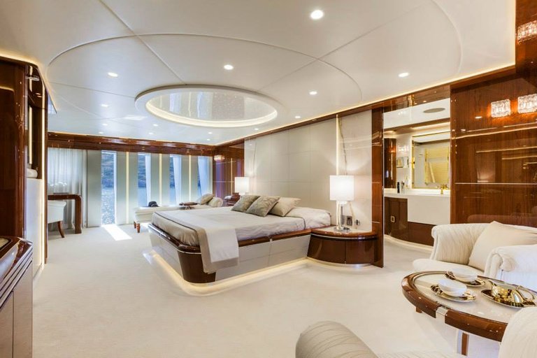 Vellmari-Owner-Stateroom-Copyright-Alberto-Cocchi.jpg