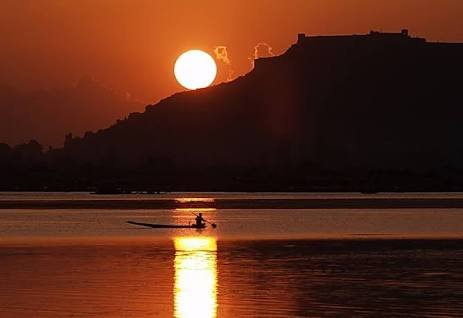 dal lake.jpg