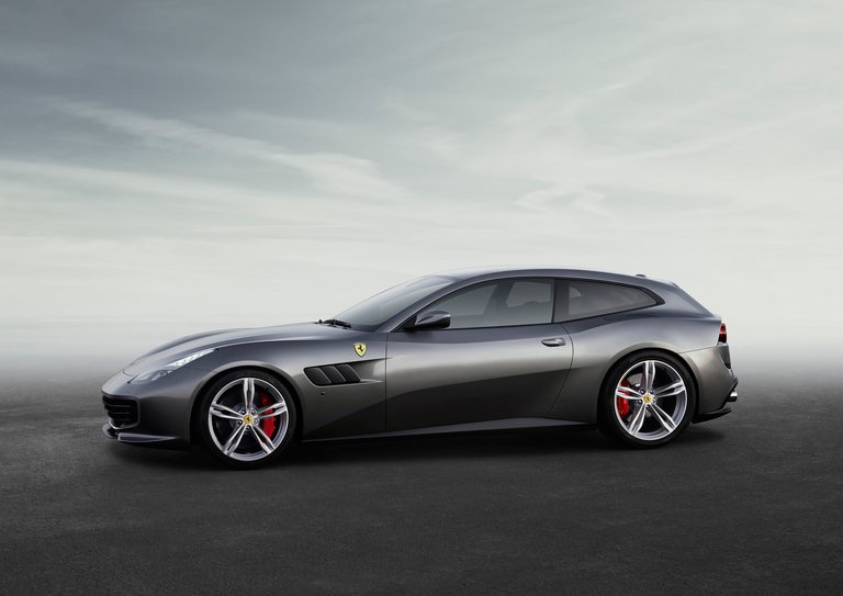 Ferrari GTC4Lusso2.jpg