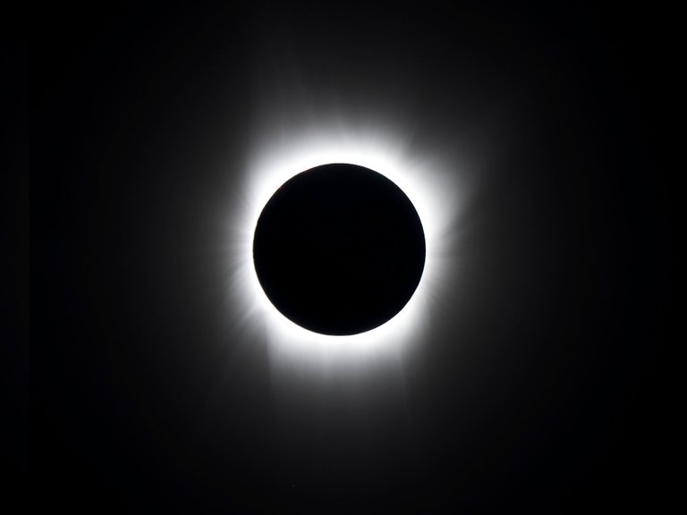 469309main_20100711eclipse.jpg