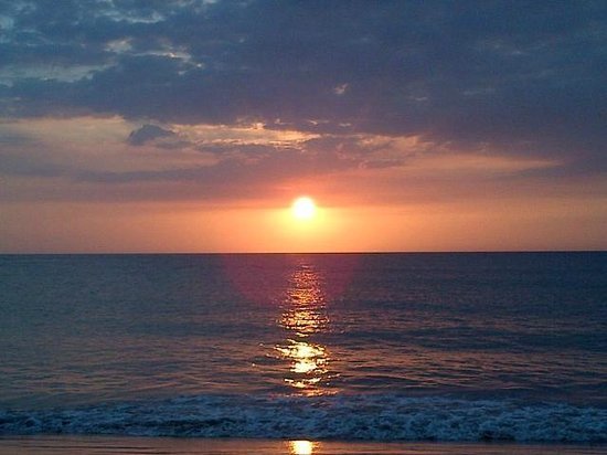 Atardecer en playa el Tirano.jpg