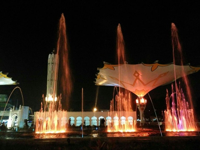 Air Mancur Masjid Raya.JPG