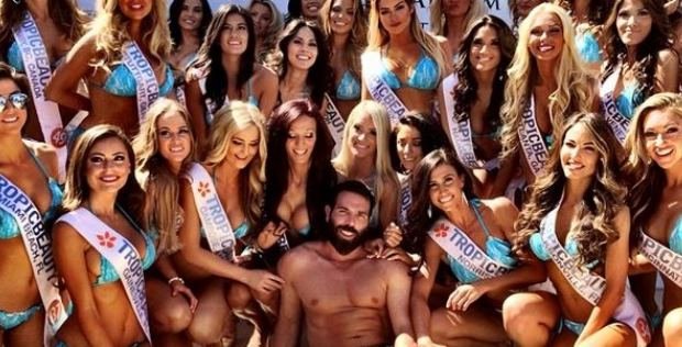 bilzerian-girls.jpg