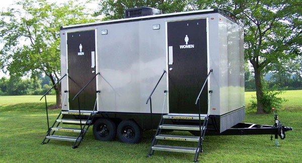 trailer-toilet-2.jpg