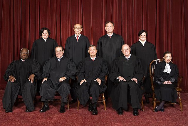 640px-Supreme_Court_US_2010.jpg