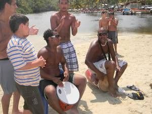 tocando_tambores2.jpg