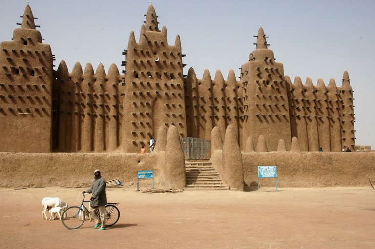 Djenne_great_mud_mosque.jpg