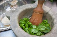 pesto-genovese-preparazione7.jpg