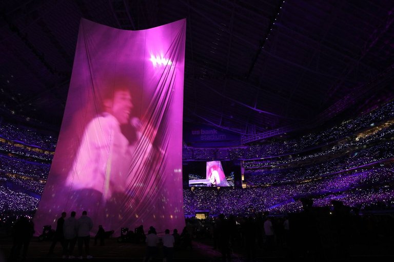 Justin-Timberlake-Super-Bowl-halftime-02.jpg