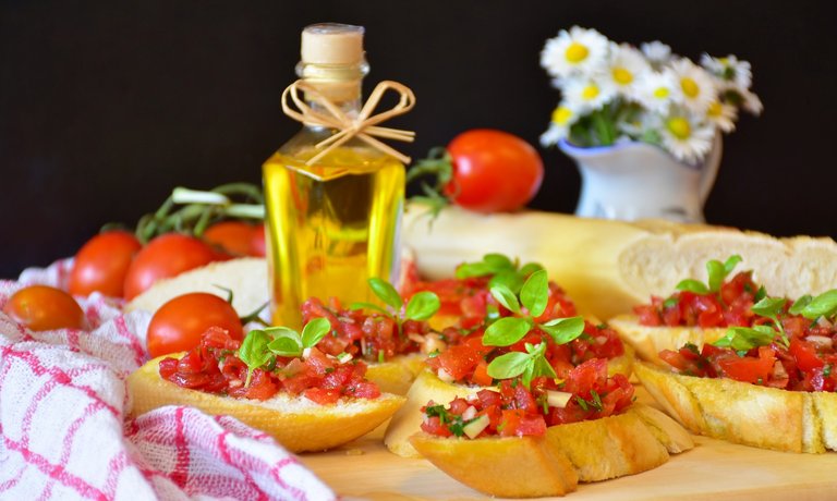 bruschetta-3352409_1920.jpg