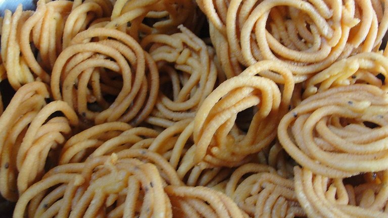 A_Traditional_Tamil_Snack_Murukku.jpg