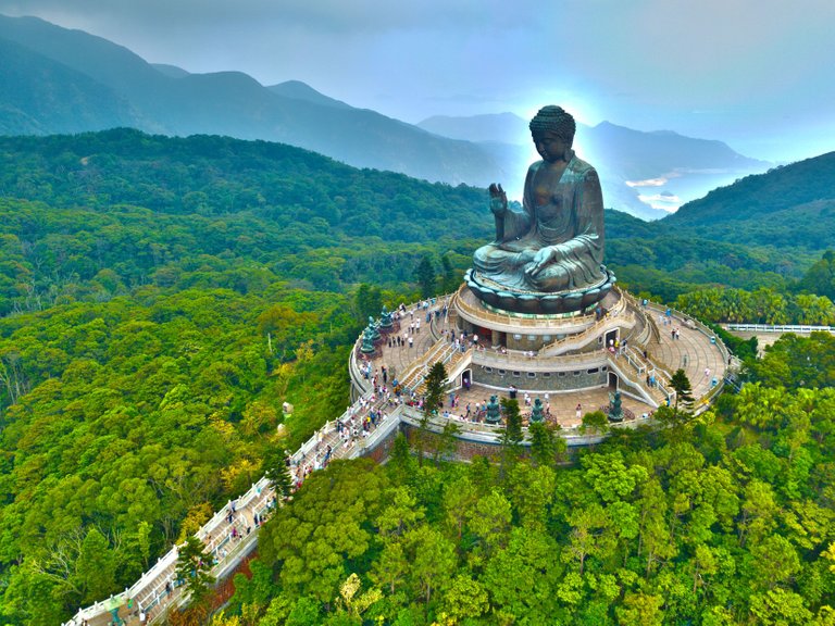 Tian Tan Buddha edited.jpg