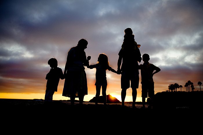 family-silhouette-picture.jpg