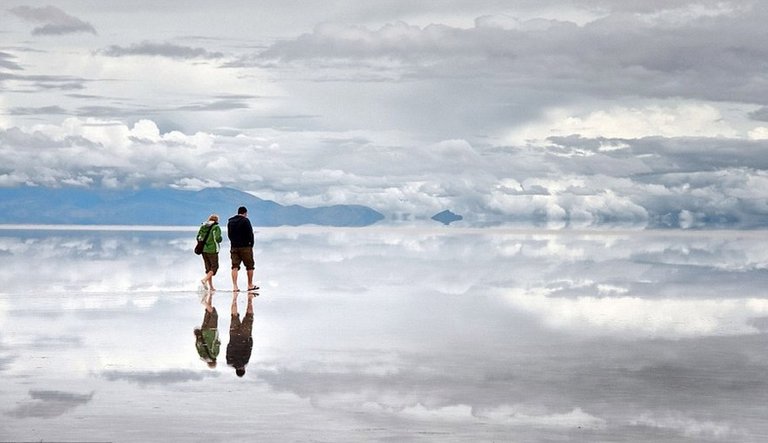 salar-de-uyuni-salt-flat-mirror-3.jpg