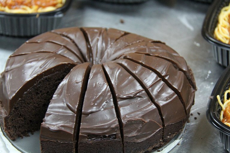 1280px-Devil's_Food_cake.jpg