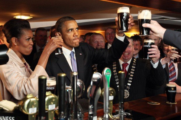 Obama-drinking-Guinness-beer-620x413.jpg