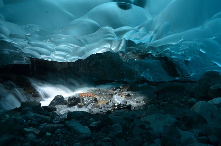Ice-Cave-Menden.jpg