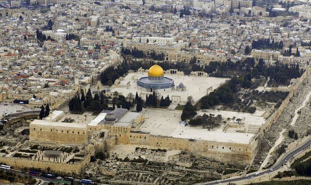 east-jerusalem-temple-mount-israel-palestine-abbas-netanyahu-dome-rock-muslims-peace-treaty-7-years-daniel-e1389501787796.jpg