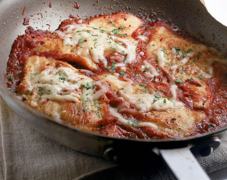 Chicken-Parmesan-GettyImages-86057079-586537d25f9b586e02d24817.jpg