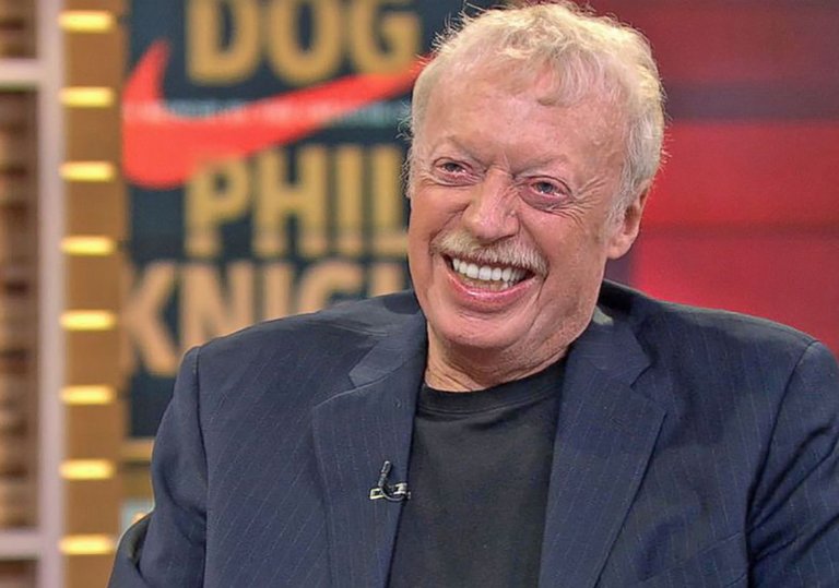 phil-knight-talks-to-bloomberg.jpg