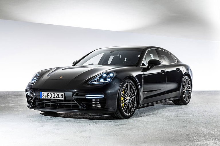 Porsche_Panamera_2017__(2).jpg