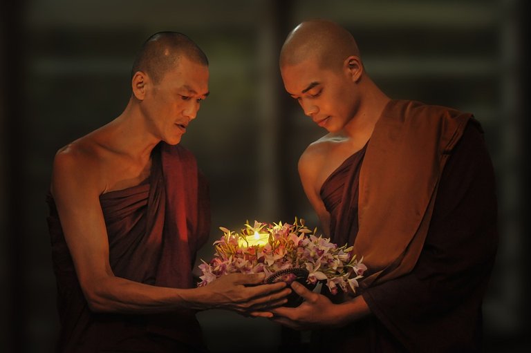 theravada-buddhism-1788675_960_720.jpg