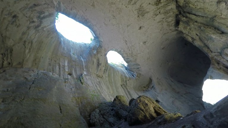 karlukovo-prohodna-cave1-1024x576.jpg