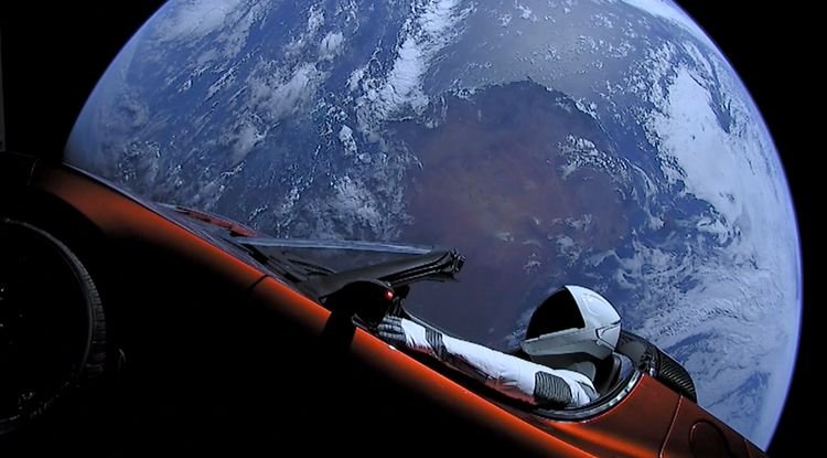 Elon_Musk's_Tesla_Roadster_(40143096241).jpg