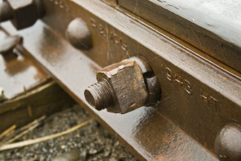 rail_bolt_by_naterobinson.jpg
