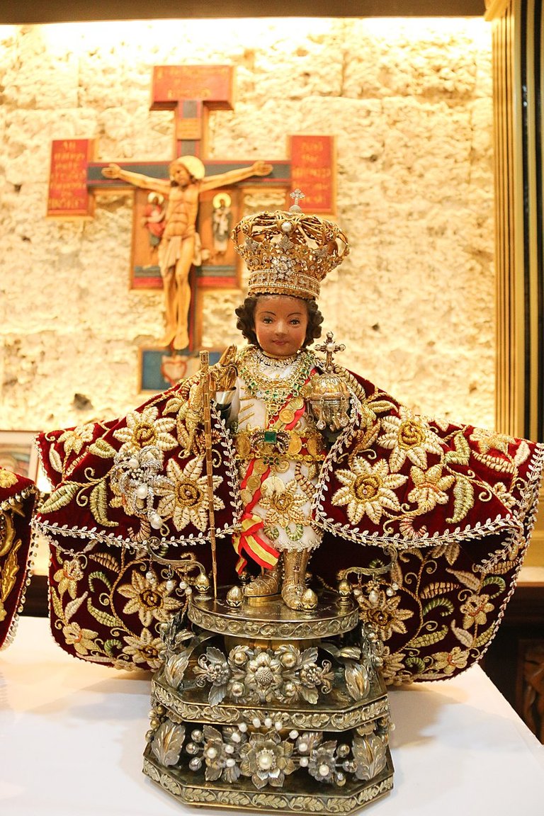 800px-Original_Image_of_the_Santo_Niño_de_Cebu.jpg